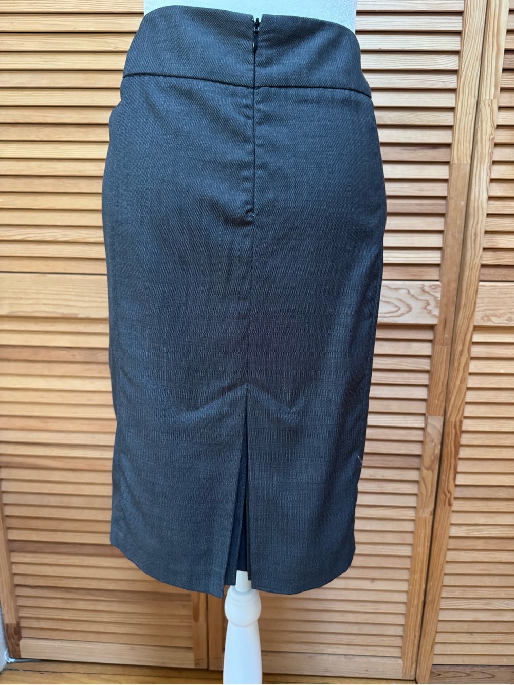 New York & Company Charcoal Gray Pencil Skirt Size 12 Office Chic Minimalist - Picture 2 of 7